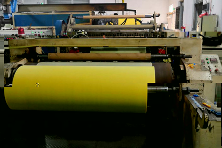 3. Compression of the two layers of non woven fabric while it is Cooling and make sure both layers can stick together closely. Rolling up the pressed non woven rolls and cut off the edges